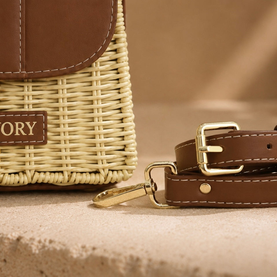 The Volga Top Handle