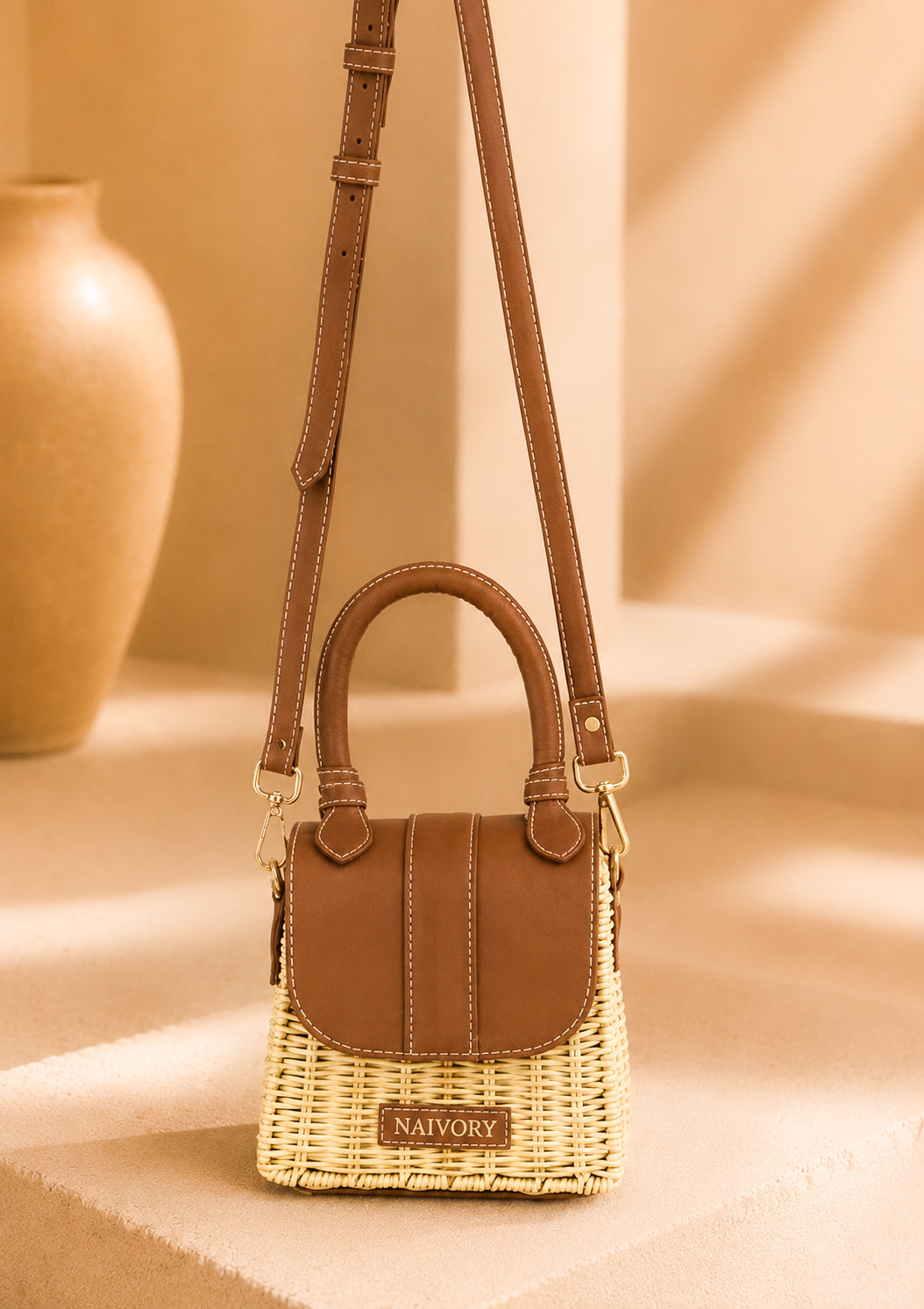 The Volga Top Handle